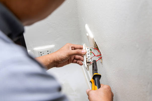 Best Electrical Outlet Repair  in Central Islip, NY
